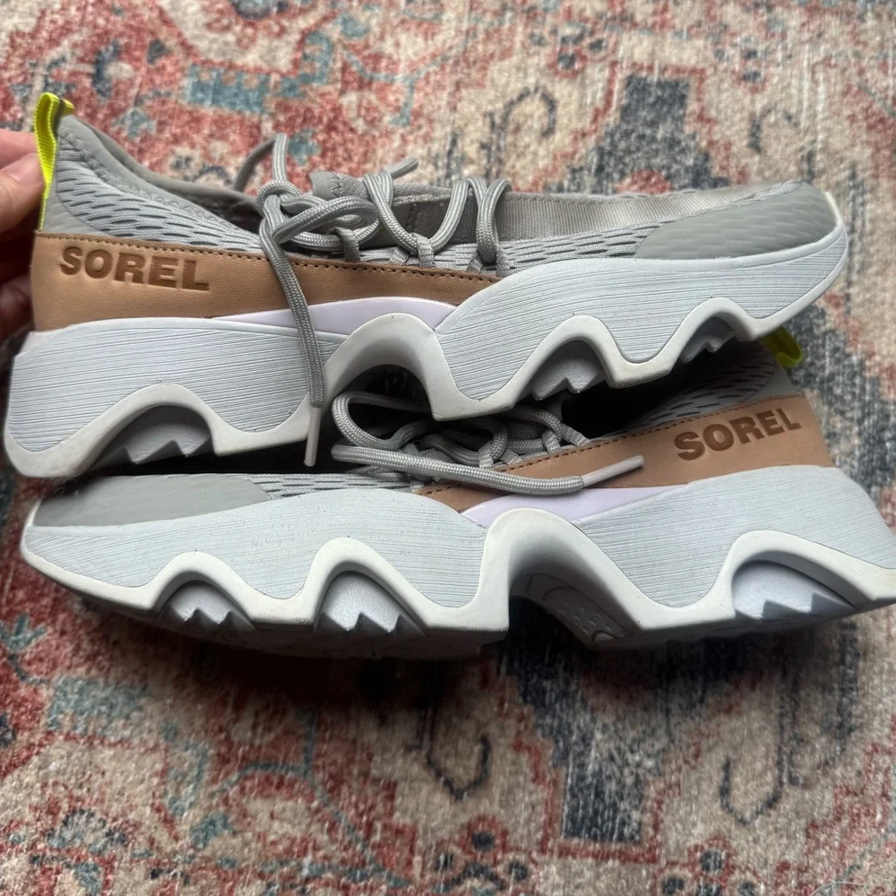 Sorel Gray Sneakers with Tan leather Accents kinetic ™ - Picture 4 of 5